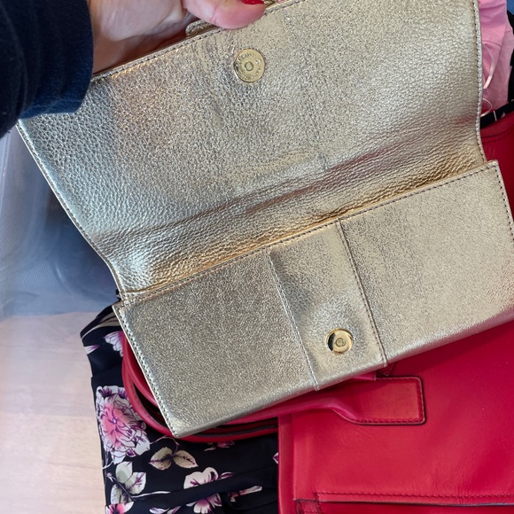 michael kors clutch - Picture 4 of 4